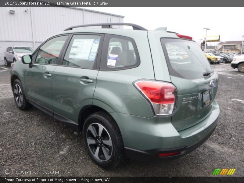 Jasmine Green Metallic / Gray 2017 Subaru Forester 2.5i