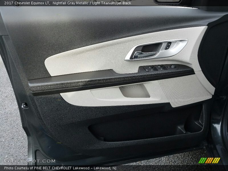 Nightfall Gray Metallic / Light Titanium/Jet Black 2017 Chevrolet Equinox LT