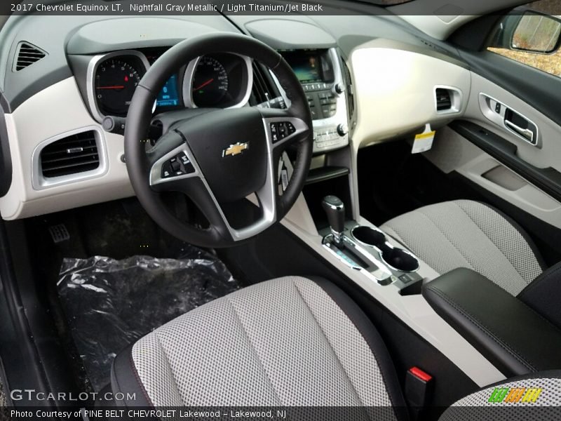 Nightfall Gray Metallic / Light Titanium/Jet Black 2017 Chevrolet Equinox LT