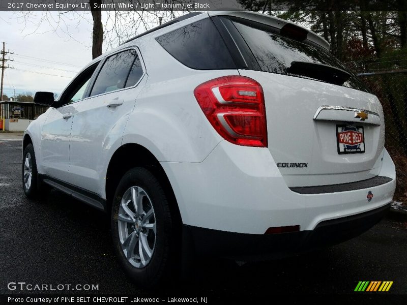 Summit White / Light Titanium/Jet Black 2017 Chevrolet Equinox LT