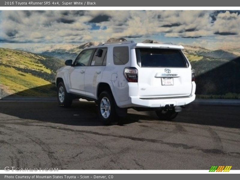 Super White / Black 2016 Toyota 4Runner SR5 4x4