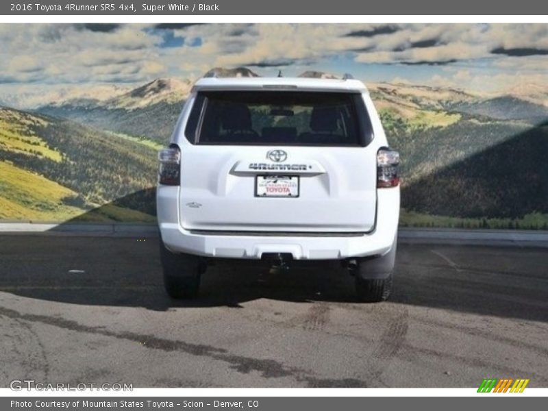 Super White / Black 2016 Toyota 4Runner SR5 4x4