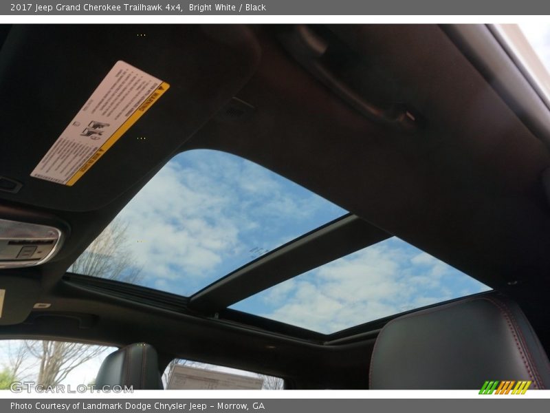 Bright White / Black 2017 Jeep Grand Cherokee Trailhawk 4x4