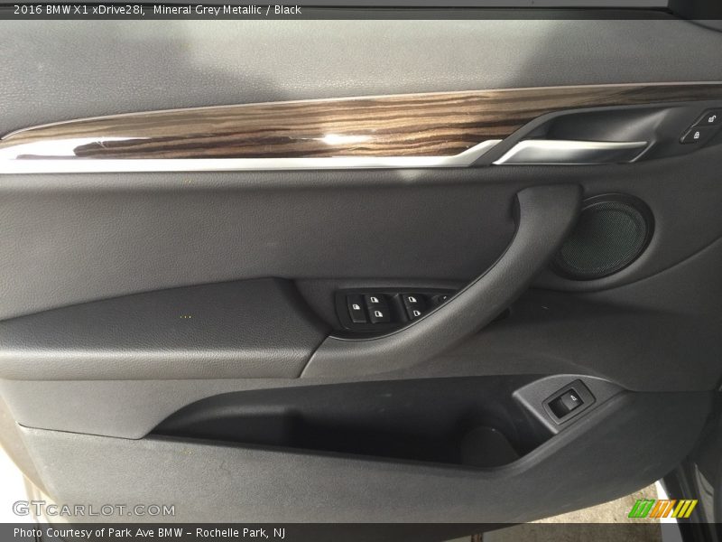 Mineral Grey Metallic / Black 2016 BMW X1 xDrive28i