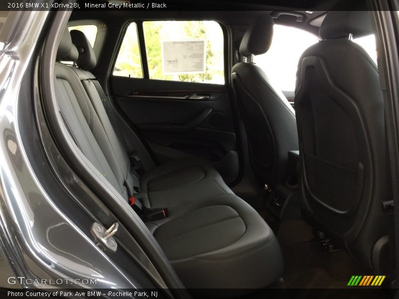 Mineral Grey Metallic / Black 2016 BMW X1 xDrive28i
