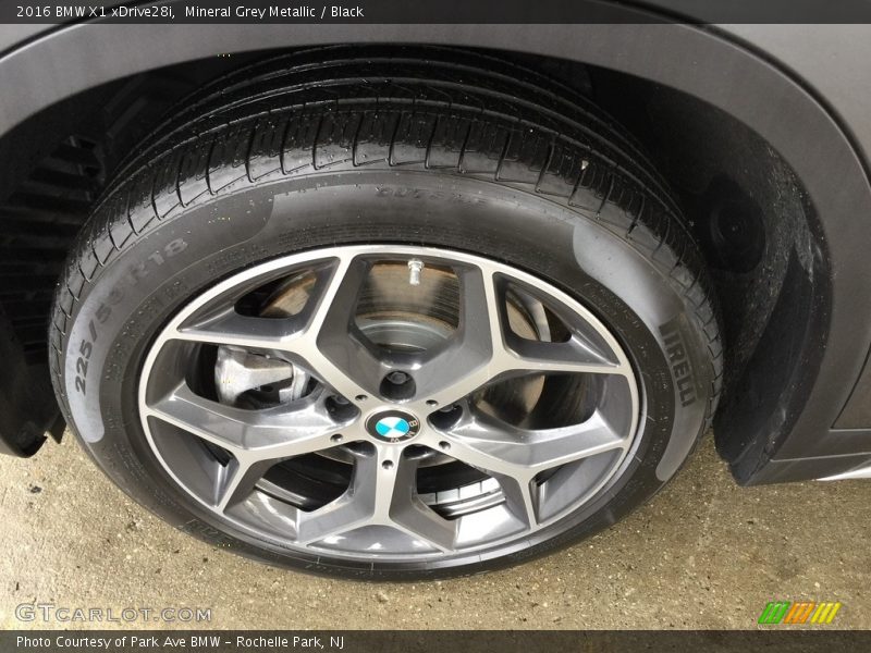 Mineral Grey Metallic / Black 2016 BMW X1 xDrive28i