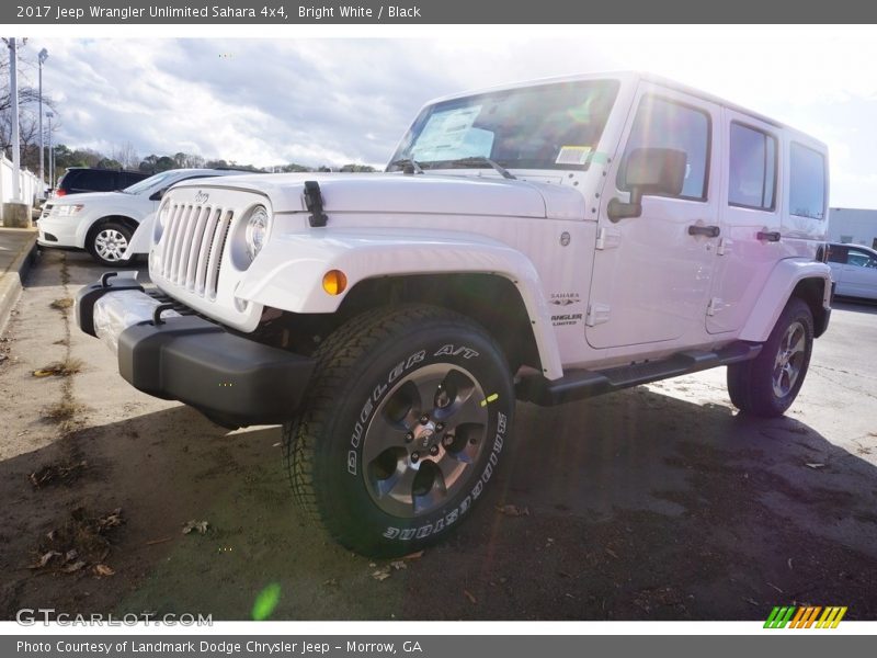 Bright White / Black 2017 Jeep Wrangler Unlimited Sahara 4x4