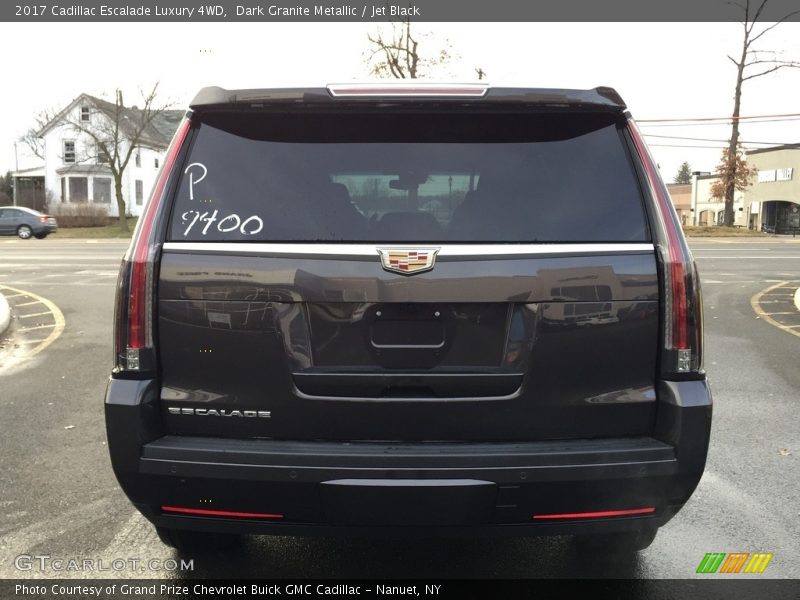 Dark Granite Metallic / Jet Black 2017 Cadillac Escalade Luxury 4WD