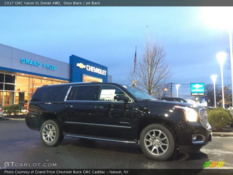 Onyx Black / Jet Black 2017 GMC Yukon XL Denali 4WD