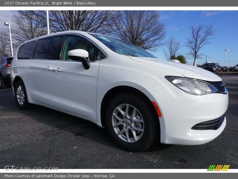 Bright White / Black/Alloy 2017 Chrysler Pacifica LX