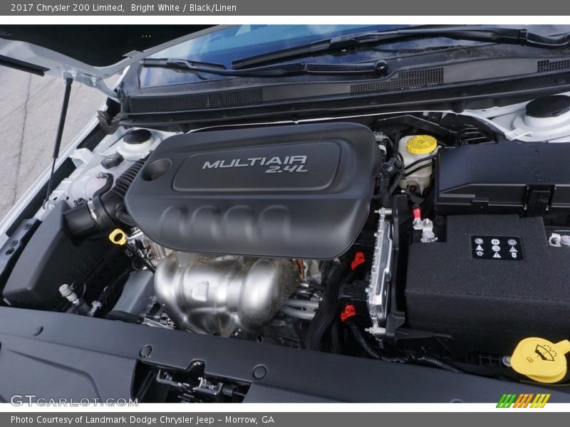 Bright White / Black/Linen 2017 Chrysler 200 Limited