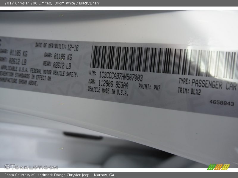 Bright White / Black/Linen 2017 Chrysler 200 Limited