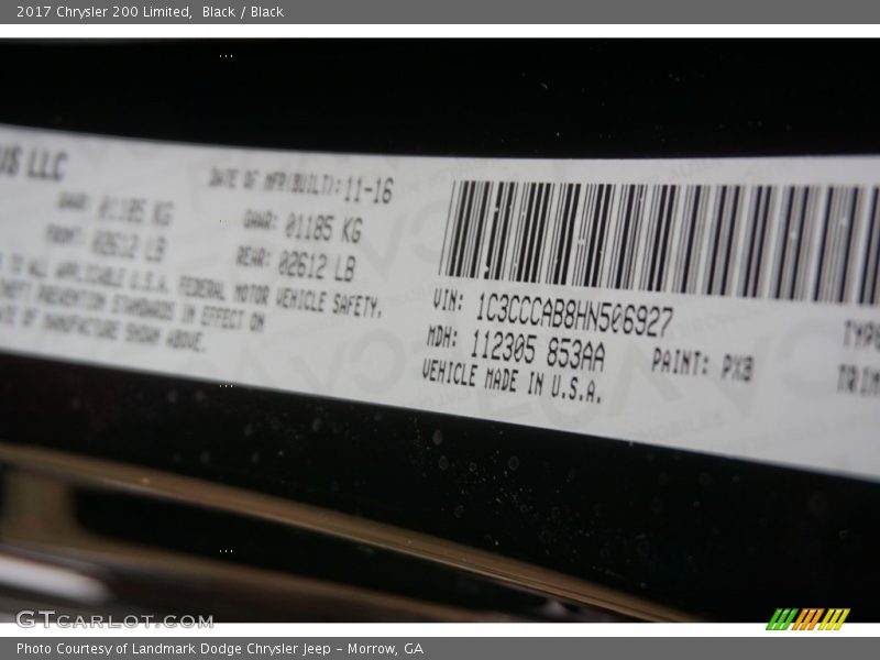 Black / Black 2017 Chrysler 200 Limited