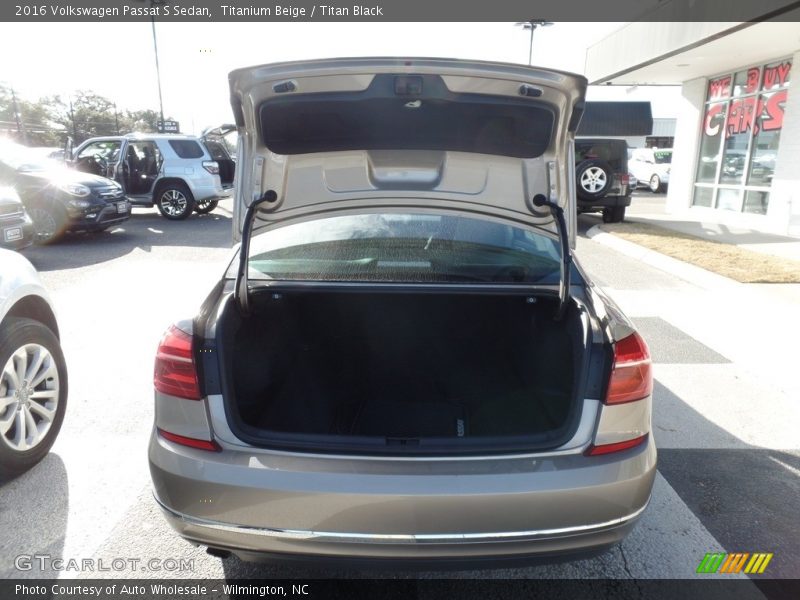 Titanium Beige / Titan Black 2016 Volkswagen Passat S Sedan