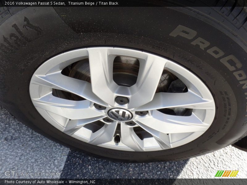 Titanium Beige / Titan Black 2016 Volkswagen Passat S Sedan