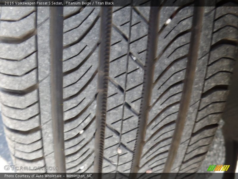 Titanium Beige / Titan Black 2016 Volkswagen Passat S Sedan