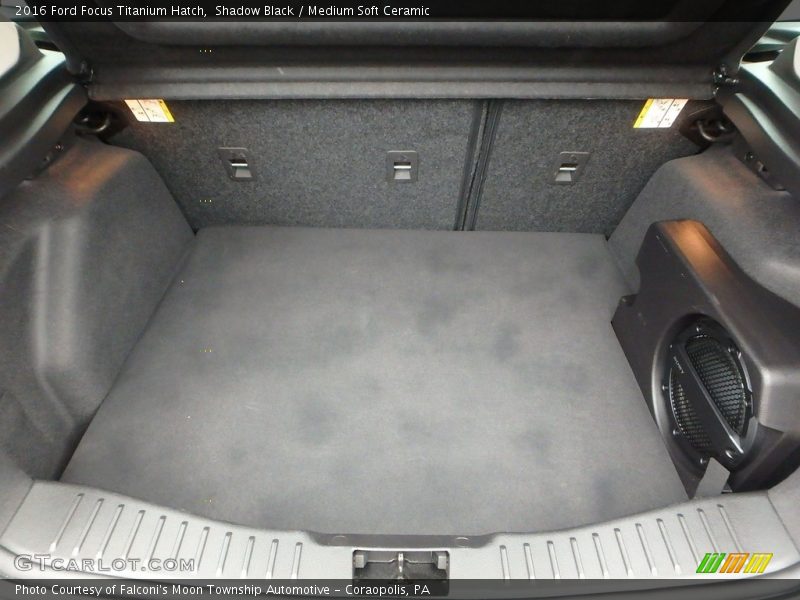 Shadow Black / Medium Soft Ceramic 2016 Ford Focus Titanium Hatch