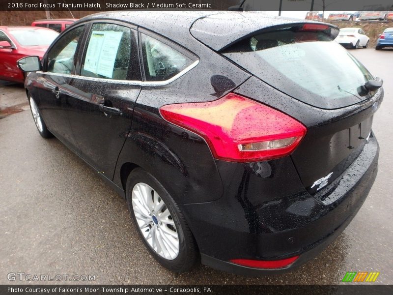 Shadow Black / Medium Soft Ceramic 2016 Ford Focus Titanium Hatch