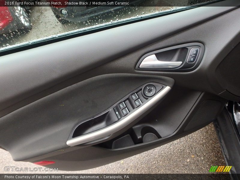 Shadow Black / Medium Soft Ceramic 2016 Ford Focus Titanium Hatch