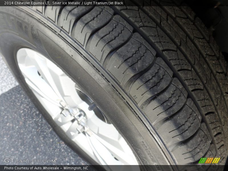 Silver Ice Metallic / Light Titanium/Jet Black 2014 Chevrolet Equinox LT