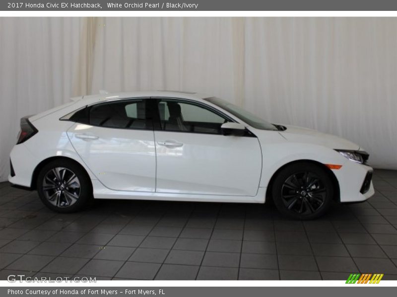 White Orchid Pearl / Black/Ivory 2017 Honda Civic EX Hatchback