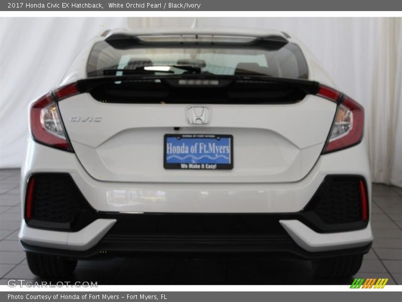 White Orchid Pearl / Black/Ivory 2017 Honda Civic EX Hatchback