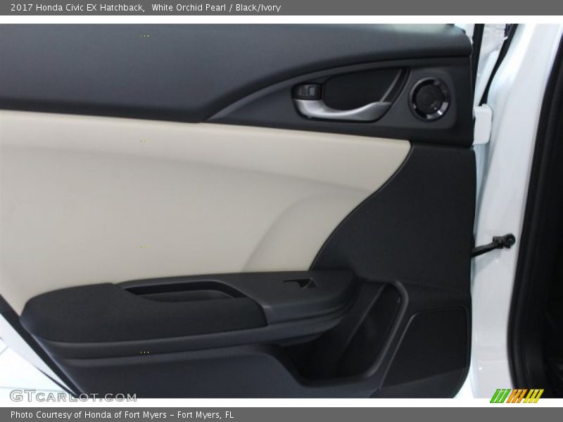 White Orchid Pearl / Black/Ivory 2017 Honda Civic EX Hatchback