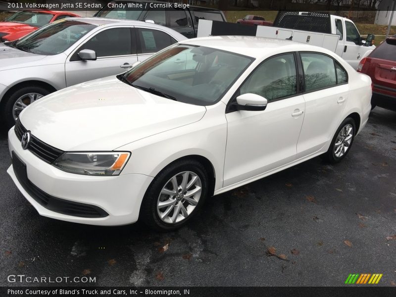 Candy White / Cornsilk Beige 2011 Volkswagen Jetta SE Sedan