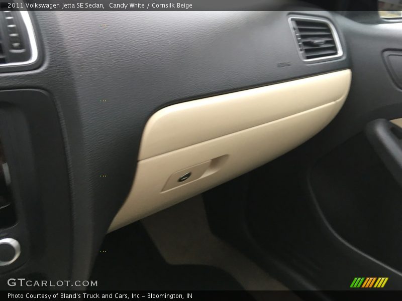 Candy White / Cornsilk Beige 2011 Volkswagen Jetta SE Sedan