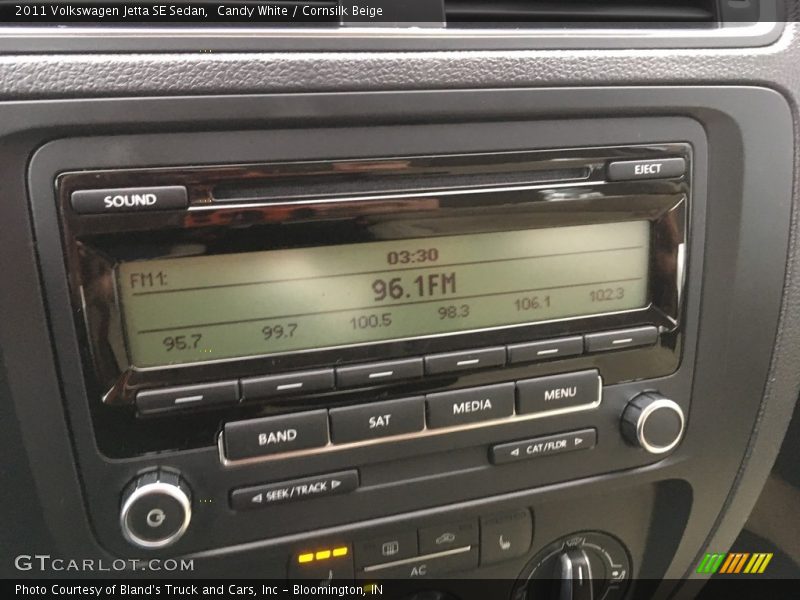 Candy White / Cornsilk Beige 2011 Volkswagen Jetta SE Sedan
