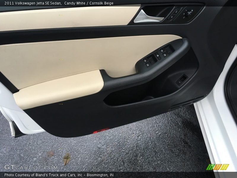 Candy White / Cornsilk Beige 2011 Volkswagen Jetta SE Sedan