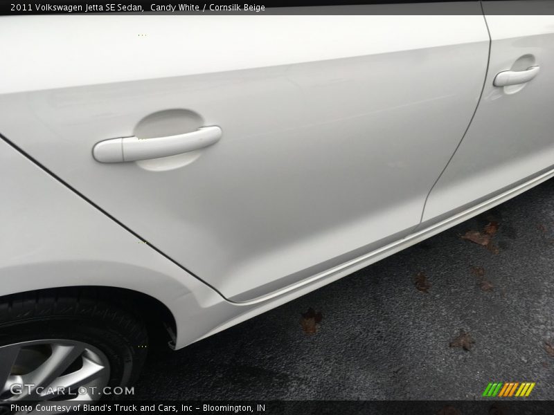 Candy White / Cornsilk Beige 2011 Volkswagen Jetta SE Sedan