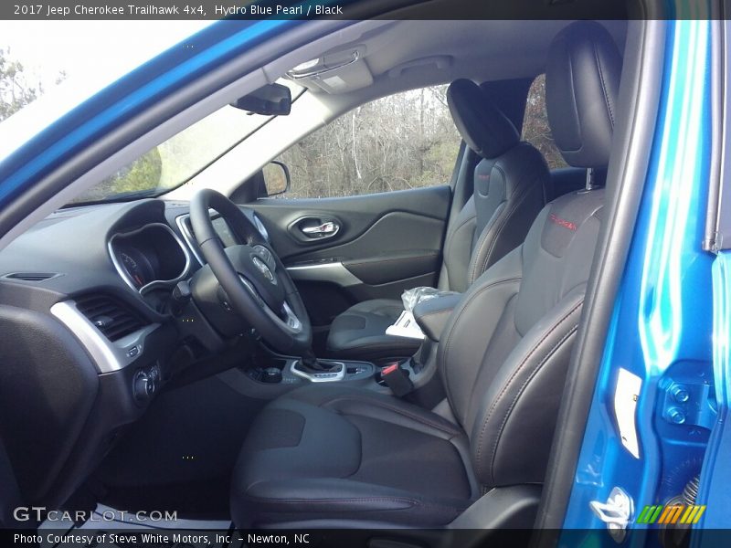 Front Seat of 2017 Cherokee Trailhawk 4x4