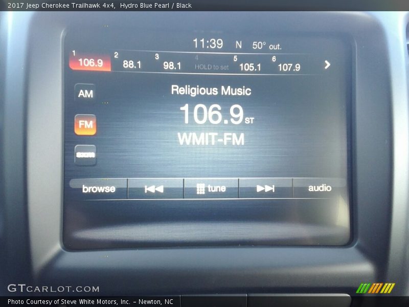 Hydro Blue Pearl / Black 2017 Jeep Cherokee Trailhawk 4x4