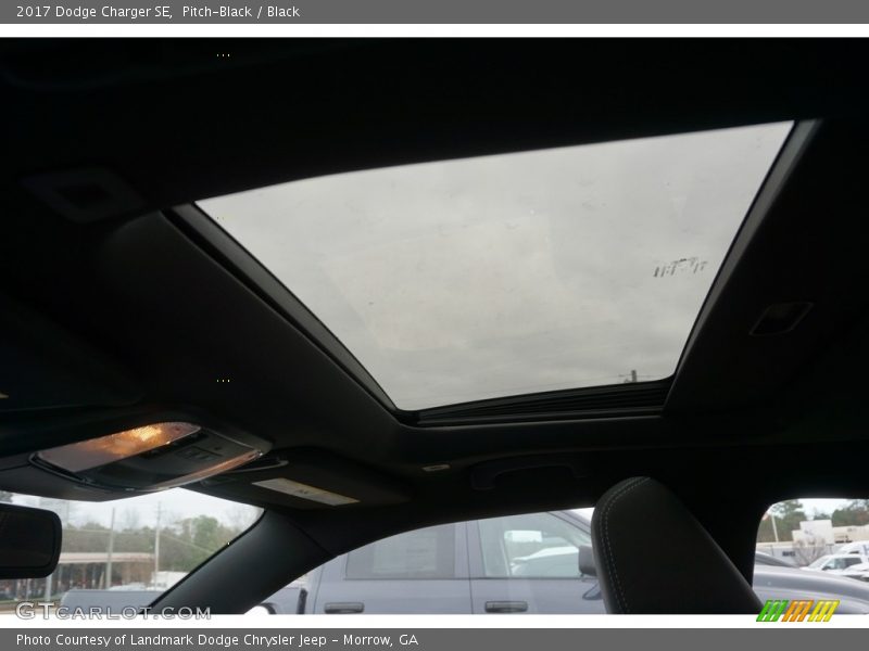 Pitch-Black / Black 2017 Dodge Charger SE