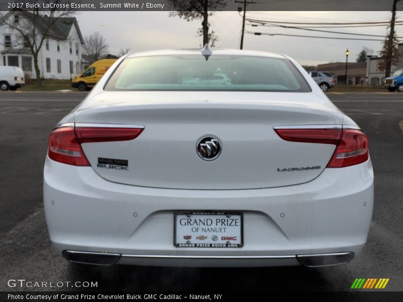 Summit White / Ebony 2017 Buick LaCrosse Essence