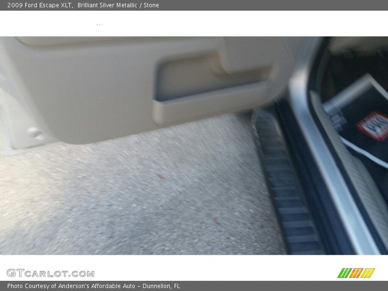 Brilliant Silver Metallic / Stone 2009 Ford Escape XLT