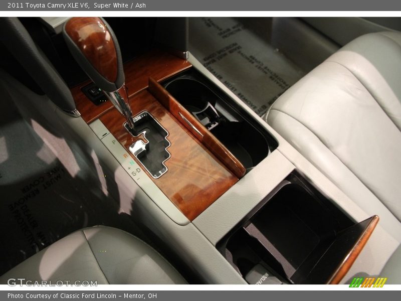 Super White / Ash 2011 Toyota Camry XLE V6