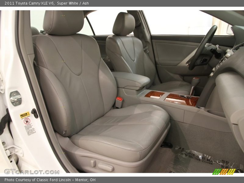 Super White / Ash 2011 Toyota Camry XLE V6