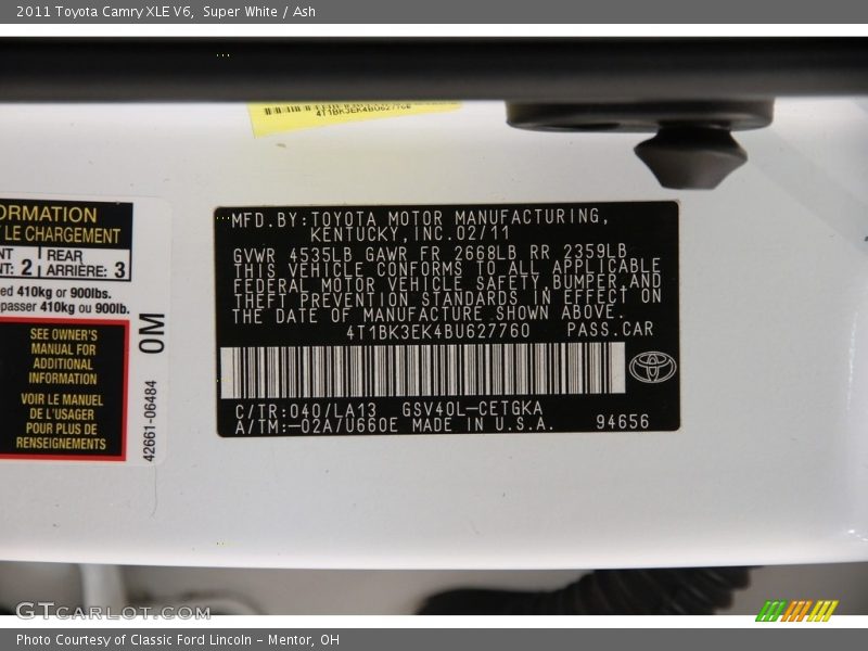 Super White / Ash 2011 Toyota Camry XLE V6