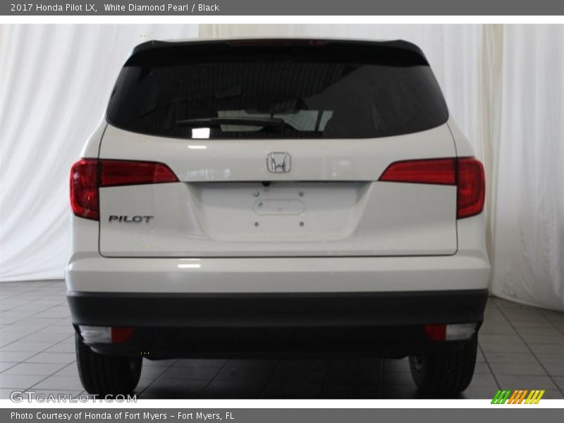 White Diamond Pearl / Black 2017 Honda Pilot LX