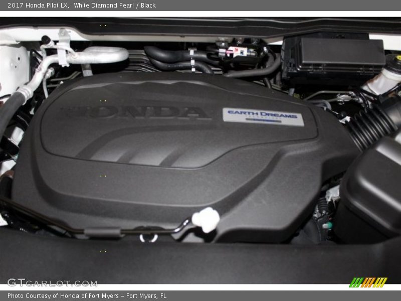 White Diamond Pearl / Black 2017 Honda Pilot LX