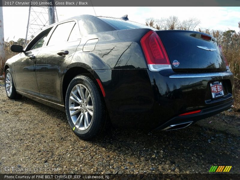 Gloss Black / Black 2017 Chrysler 300 Limited