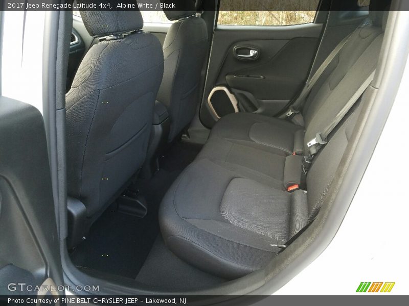 Alpine White / Black 2017 Jeep Renegade Latitude 4x4