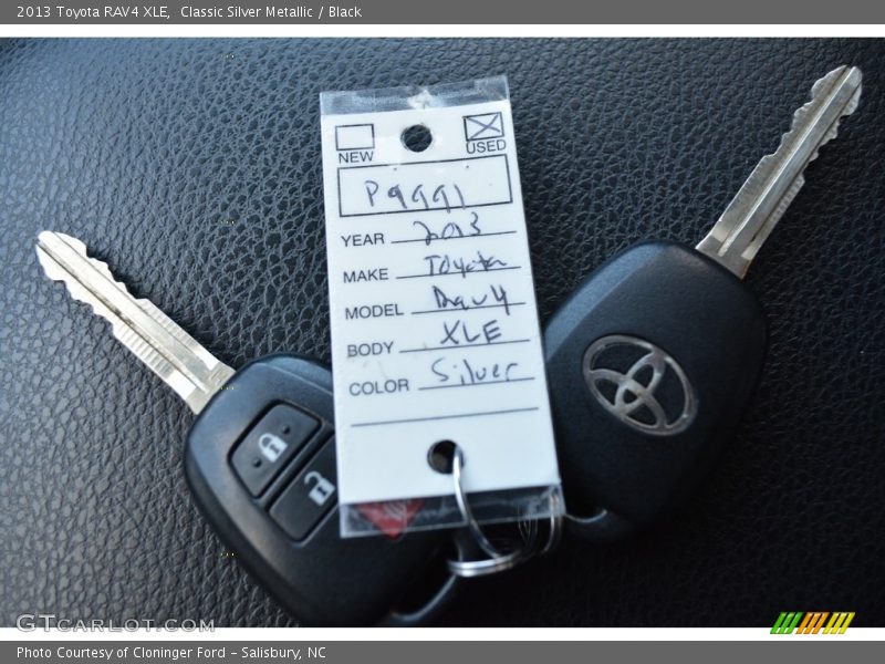 Classic Silver Metallic / Black 2013 Toyota RAV4 XLE