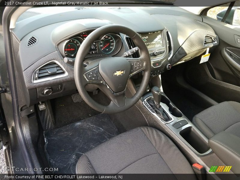 Nightfall Gray Metallic / Jet Black 2017 Chevrolet Cruze LT