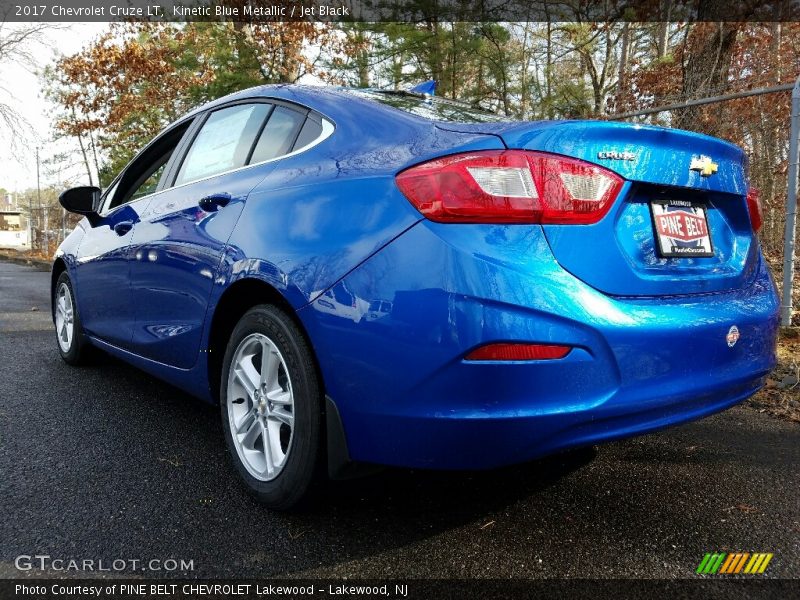 Kinetic Blue Metallic / Jet Black 2017 Chevrolet Cruze LT
