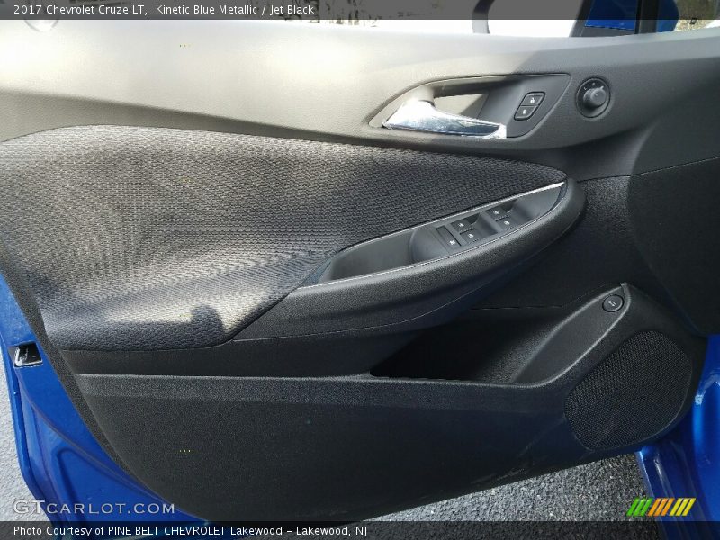Kinetic Blue Metallic / Jet Black 2017 Chevrolet Cruze LT