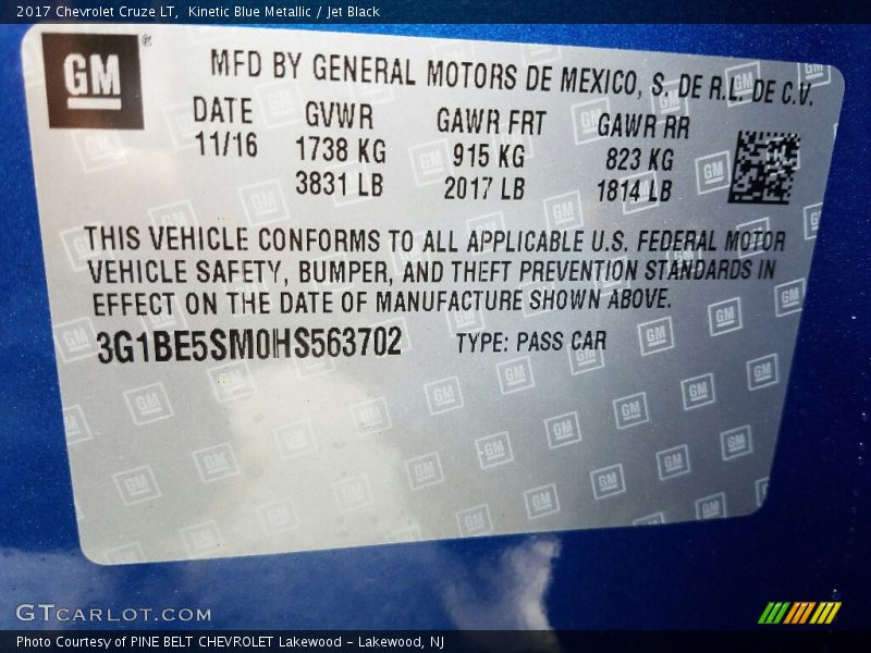 Kinetic Blue Metallic / Jet Black 2017 Chevrolet Cruze LT