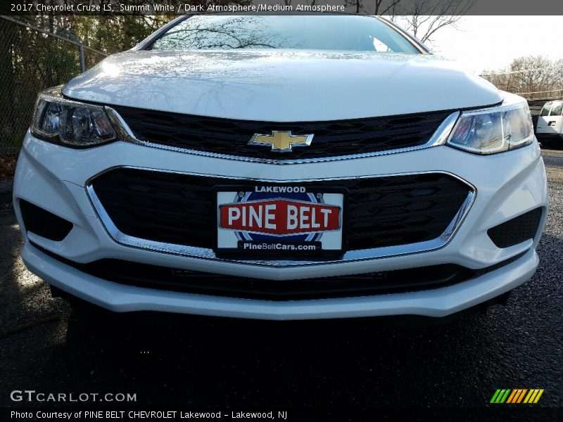 Summit White / Dark Atmosphere/Medium Atmosphere 2017 Chevrolet Cruze LS